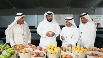 تتويج الفائزين بمزاد الدباس