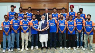 Modi's Humour Wins Cricket Team's Hearts