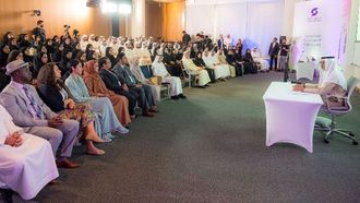 فرسان القيم الإماراتية يعززون الهوية