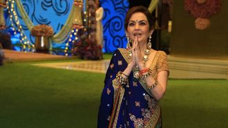 Nita Ambani's Prasad Gesture Charms All