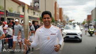رئيس باريس سان جيرمان يشارك في مسيرة الشعلة الأولمبية