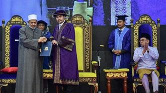 USIM يكرم شيخ الأزهر