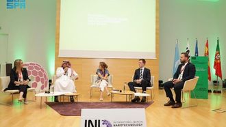 الأحساء تعرض حرف الحفاظ