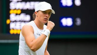 Swiatek Wins Wimbledon Opener