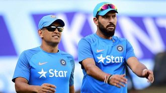 Yuvraj's XI Snubs Dhoni