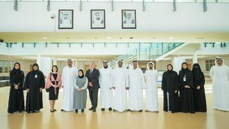 السفير يشيد بمنظمة زايد