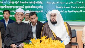 Cambodia Mufti Meets Makkah Imam
