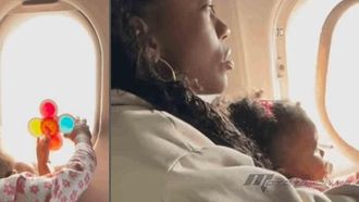 طفل صغير يكسر نافذة طائرة، فيديو انتشر على نطاق واسع