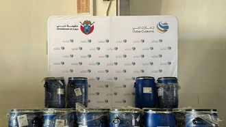 دبي تحبط تهريب 1.1 طن من بريجابالين