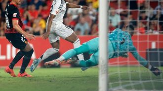 انطلاق الدوريات الأوروبية: أبرز الأحداث