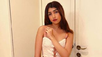 Raveena Tandon's Style Praised In 'GHUDCHADI'