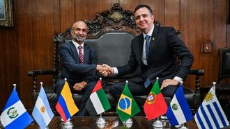 زعيم مجلس الشيوخ يشيد بمجلس السلام