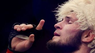 حبيب يشبه مسيرته بالسجن