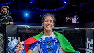 شقيقتان من الإمارات تفوزان بالميدالية الذهبية في الفنون القتالية المختلطة