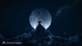 ظاهرة القمر الأزرق النادرة تضيء السماء