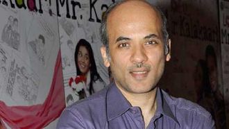 Barjatya Honours Rajshri At Film Awards