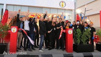 مطعم Dave's Hot Chicken الجديد لخدمة السيارات في الرياض