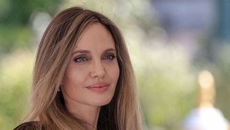 دور جولي الرائع في شخصية ماريا كالاس