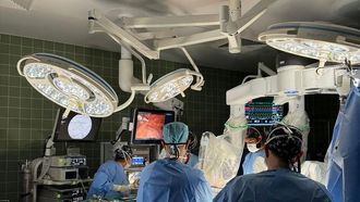 نجاح جراحات القلب الروبوتية