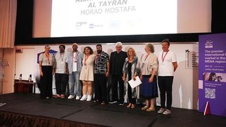 عائشة لا تستطيع الطيران تفوز بخمس جوائز في البندقية