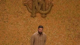 صقر البرقع صاحب الرقم القياسي العالمي في أبوظبي