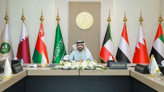 مراجعة جهود تعليم اللغة العربية