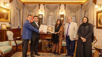 زيارة القاسمي لمتحف مولانا