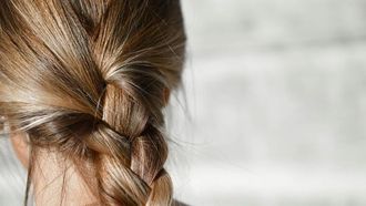 الكمية الطبيعية لتساقط الشعر في اليوم