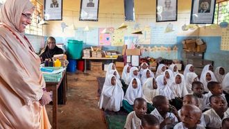 تحسين مدارس زنجبار: مبادرة ملكية