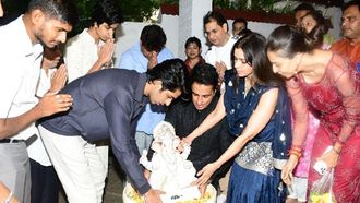 Eco-Friendly Ganesh Visarjan By Sonu Sood