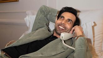 IIFA 2024: Banerjee-Chaturvedi's Playful Kiss?