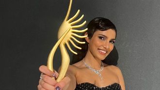 Alizeh Wins IIFA Best Debutant Award