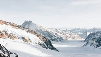ذوبان الجليد يكشف عن فيروسات قديمة