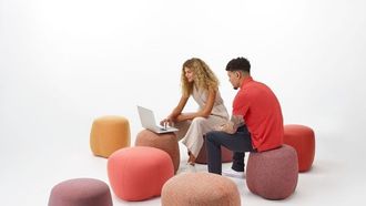 كرسي الكمأة الجديد من NaughtOne