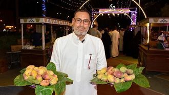 معرض القطيف للوز يستقطب المجتمع المحلي