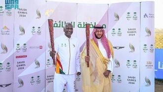 محافظ الطائف يستقبل شعلة الألعاب الأولمبية 2024