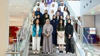 طلبة إماراتيون ينضمون إلى منحة الشيخ محمد