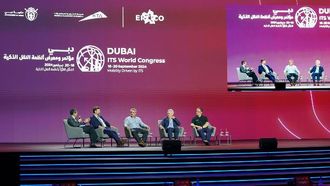 مناقشة إنجازات التنقل الذكي في دبي