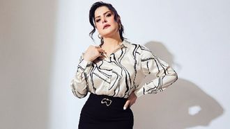 Zareen Khan Conquers Pull-Ups