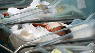 المطالبة بتغيير قوانين التلقيح الصناعي في إيطاليا