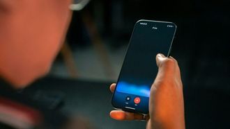 Google's New Gemini AI Button On Lock Screen