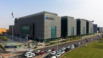 جامعة خليفة تتعاون مع ليفيديان لإزالة الكربون