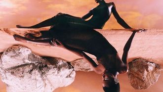 نوف الراشد تطلق مجموعة العقال