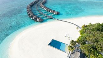 عرض فاخر بمناسبة الذكرى السنوية العاشرة لـ JA Manafaru