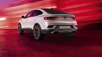 رينو أركانا: الأناقة تلتقي بالإبداع