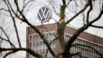 انخفاض أرباح التشغيل لشركة فولكس فاجن في الربع الثالث بنسبة 42%