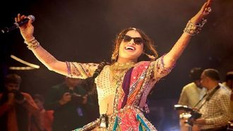 Rani Ko-HE-Nur Headlines Navratri In Surat