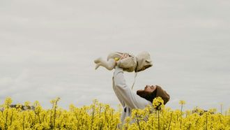 استكشاف العلاقة بين الأب والطفل