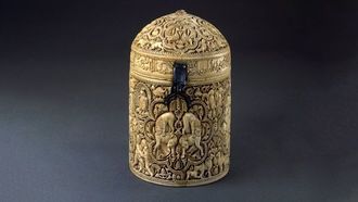 متحف اللوفر أبوظبي يكشف عن قطعة أثرية تاريخية