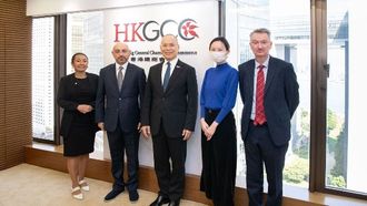 غرفتا عجمان وهونج كونج تبحثان التعاون